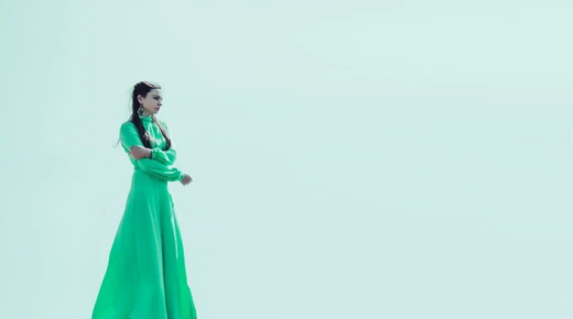 イブン・シリンによる夢の中で緑のドレスを見ることの完全な解釈