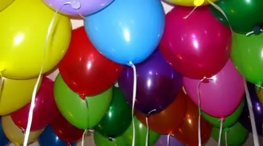 De belangrijkste betekenissen van dromen over ballonnen volgens Ibn Sirin