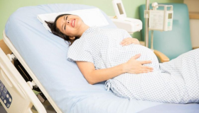 Дознајте повеќе за толкувањето на гледањето породување во сон за самохрани жени