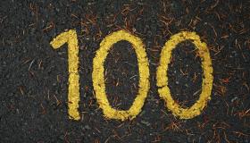 Die belangrikste 20 interpretasie van die getal 100 in 'n droom deur Ibn Sirin