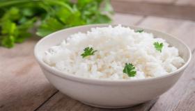Lär dig mer om tolkningen av kokt ris i en dröm av Ibn Sirin