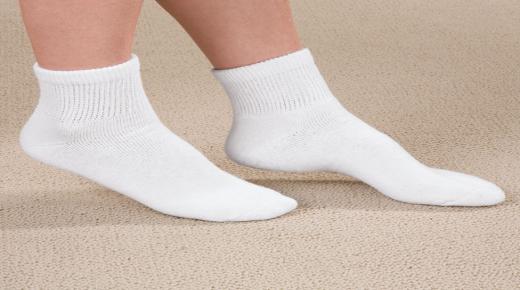 Дознајте повеќе за првите 5 толкувања на гледање чорапи во сон